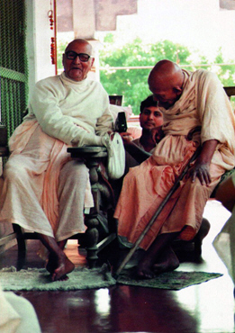 Srila Puri Maharaj with Srila B.R Sridhara Maharaja